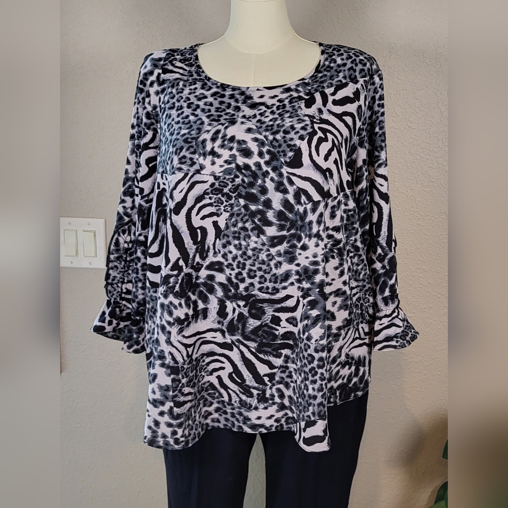 CATO Black and Gray Animal Print Ruched Sleeve Blouse - Size 2x or Size 18/20W